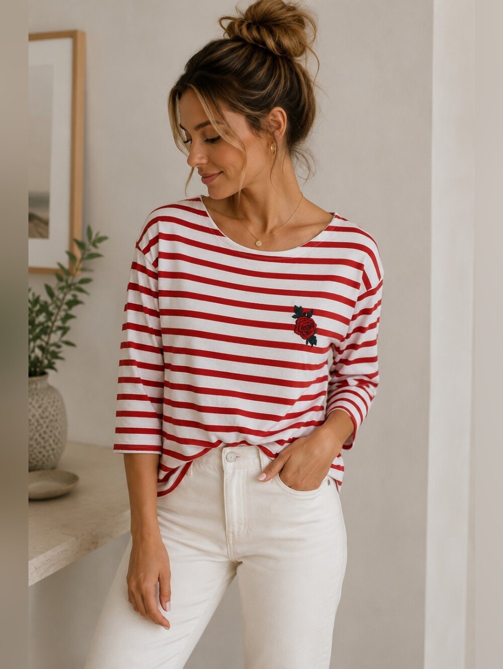 Levi’s Red White Striped Rose Embroidered Tee XS